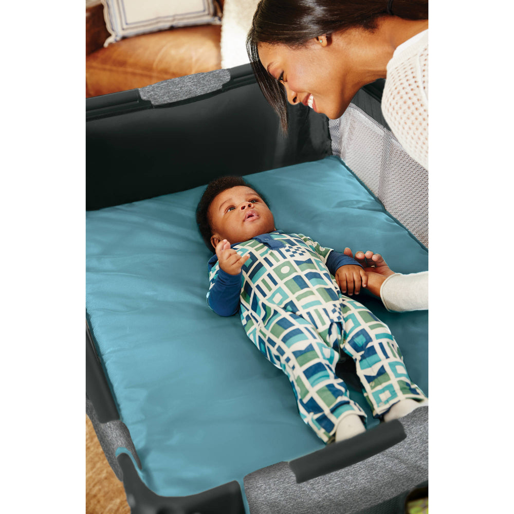 Graco Pack 'n Play Simple Solutions Playard with Bassinet, Darcie