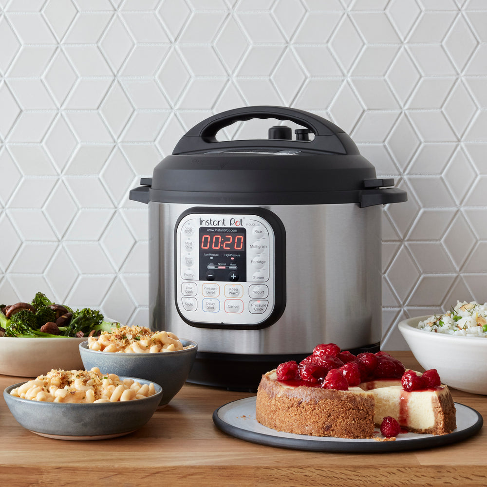 Instant Pot DUO60 6-Quart 7-in-1 Multi-Use Programmable Pressure Cooker, Slow Cooker, Rice Cooker, Sauté, Steamer, Yogurt Maker and Warmer