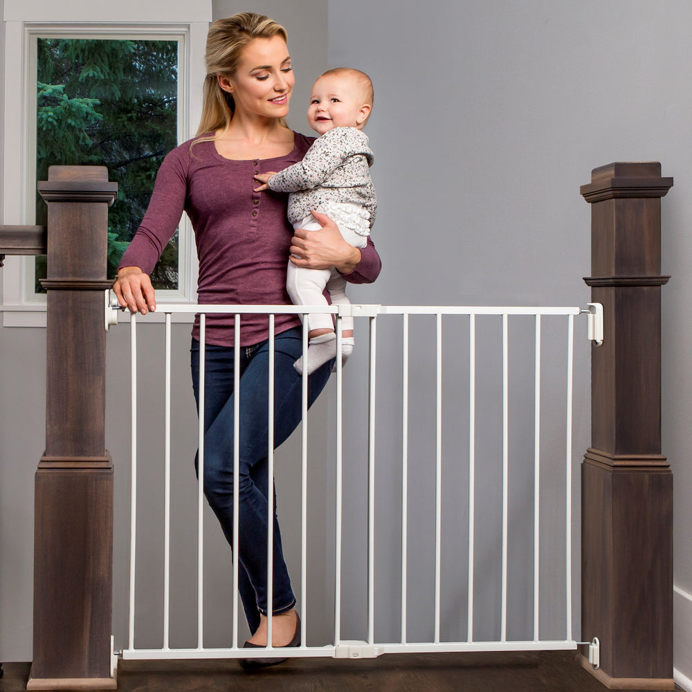 Regalo Extra Wide 2-in-1 Stairway and Hallway Safety Gate with Mounting Kit